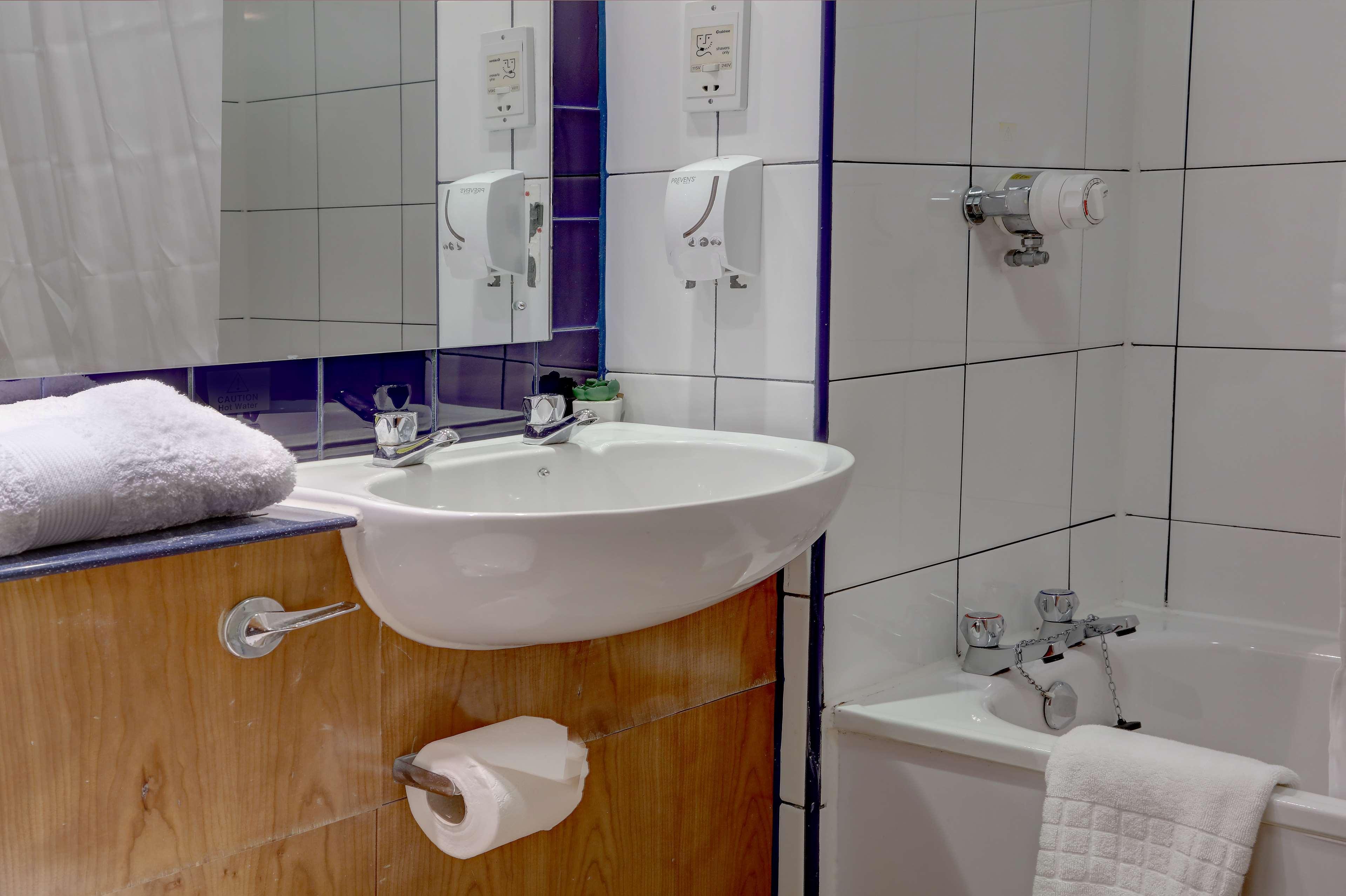 Plaza Chorley; Sure Collection By Western 3*